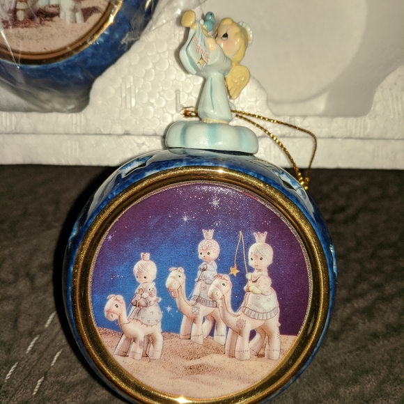 NEW! Vintage Precious Moment Ornaments - Picture 3 of 10